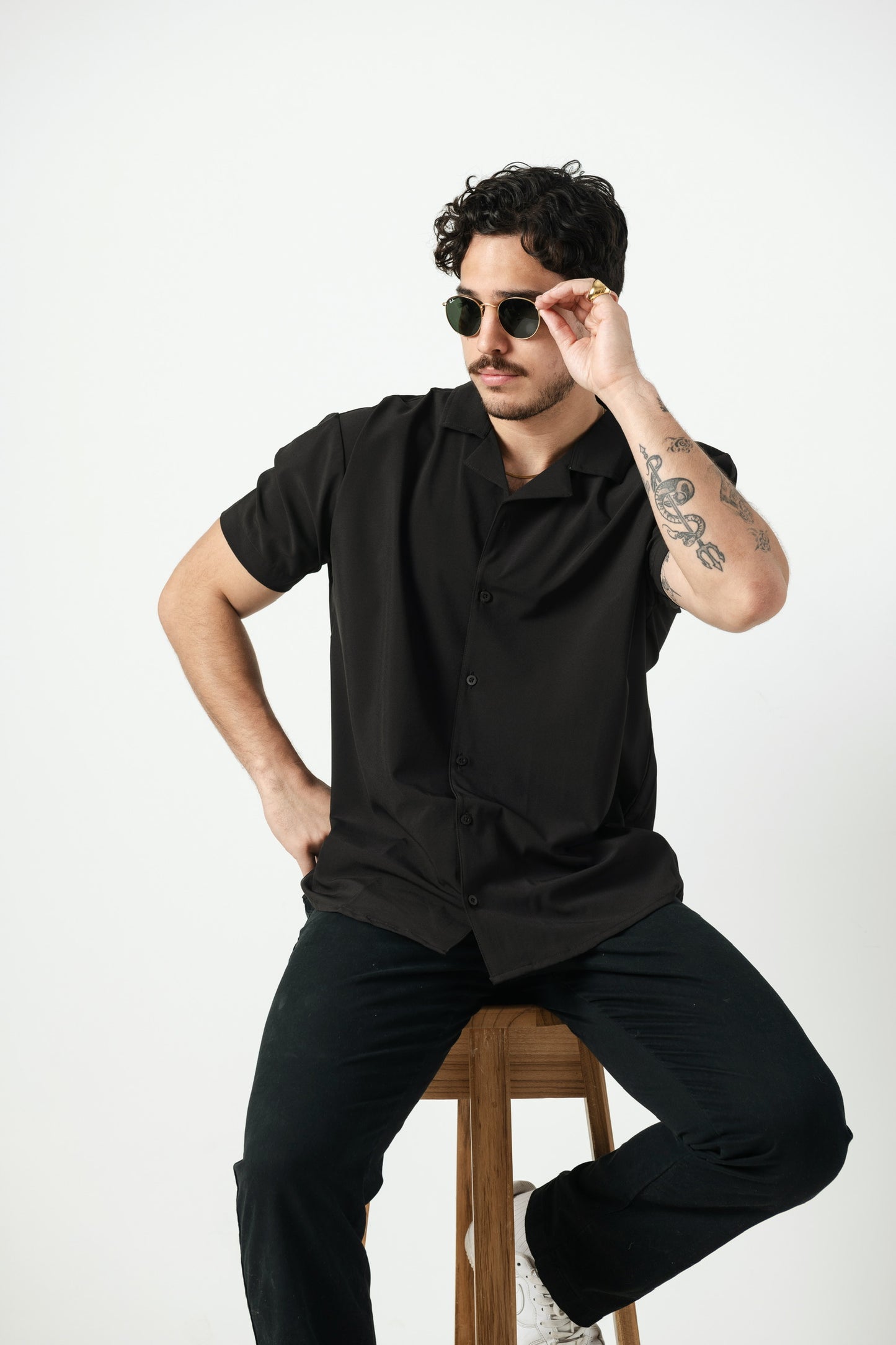 Camisa Lisa Negra