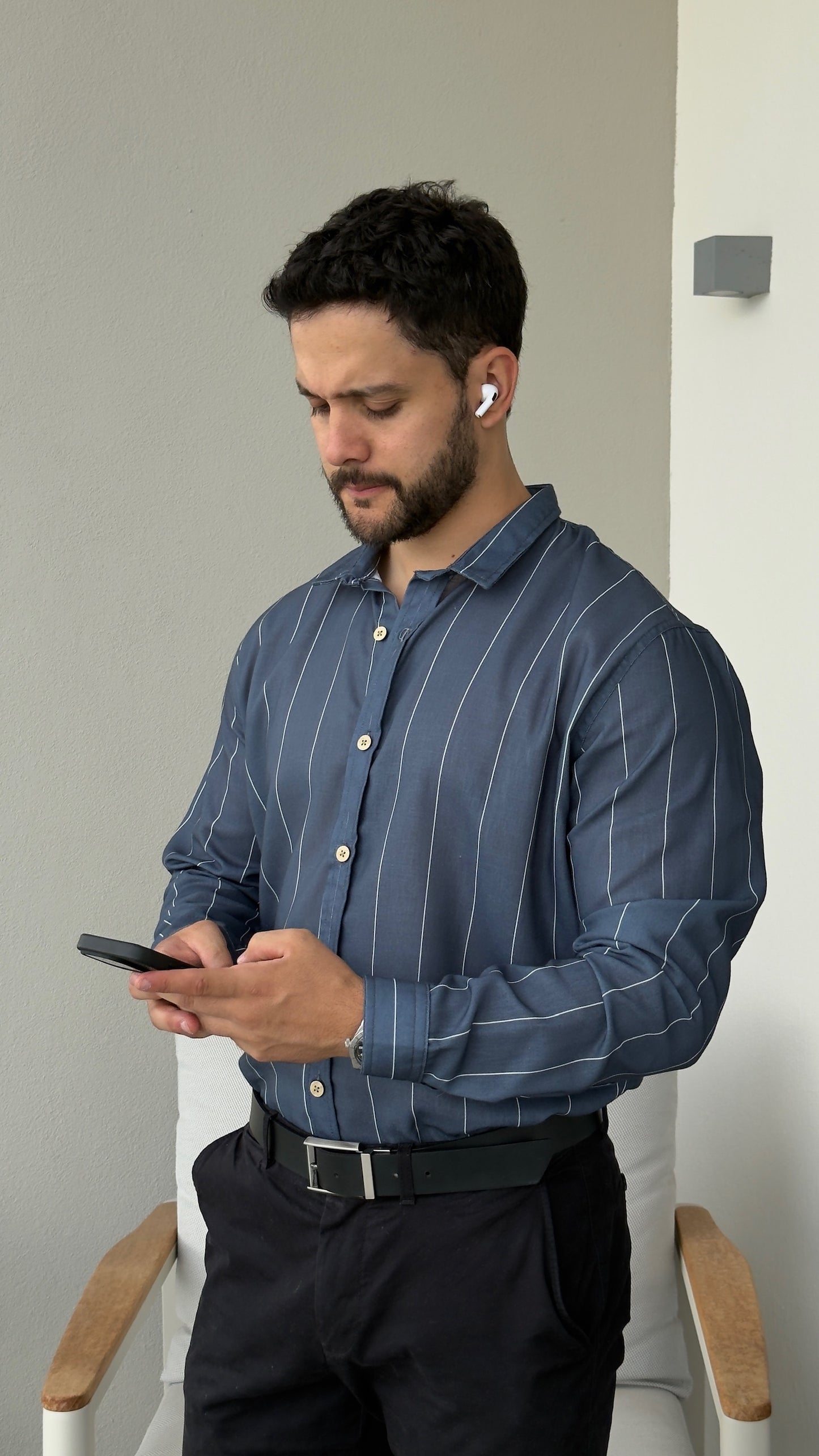 Hybrid Linen Shirt -Azul oscuro con rayas blancas