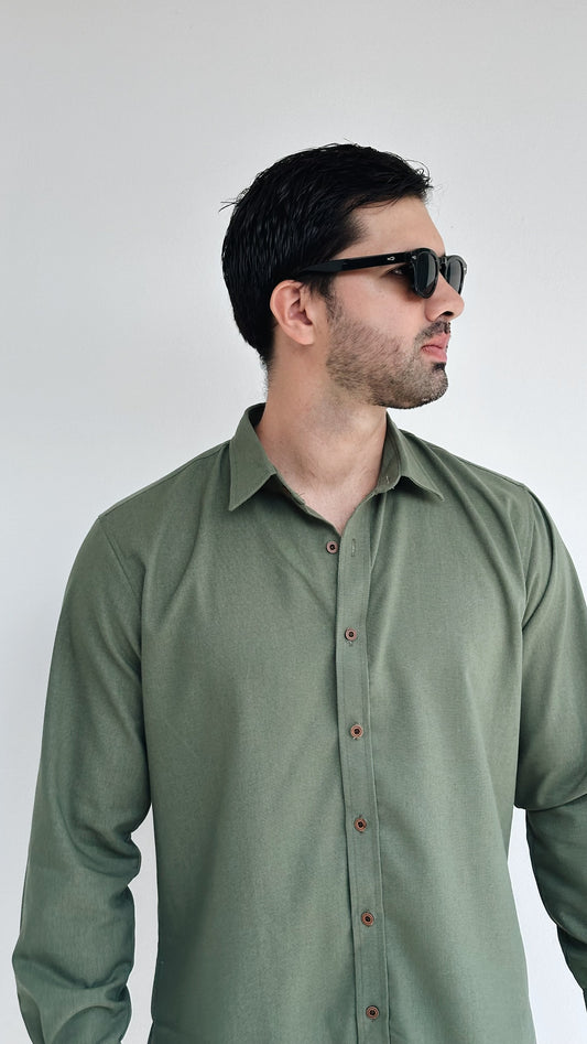 Camisa de lino manga larga color verde musgo