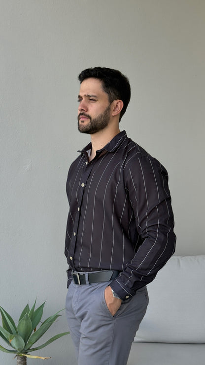 Hybrid Linen Shirt - Negro con rayas blancas