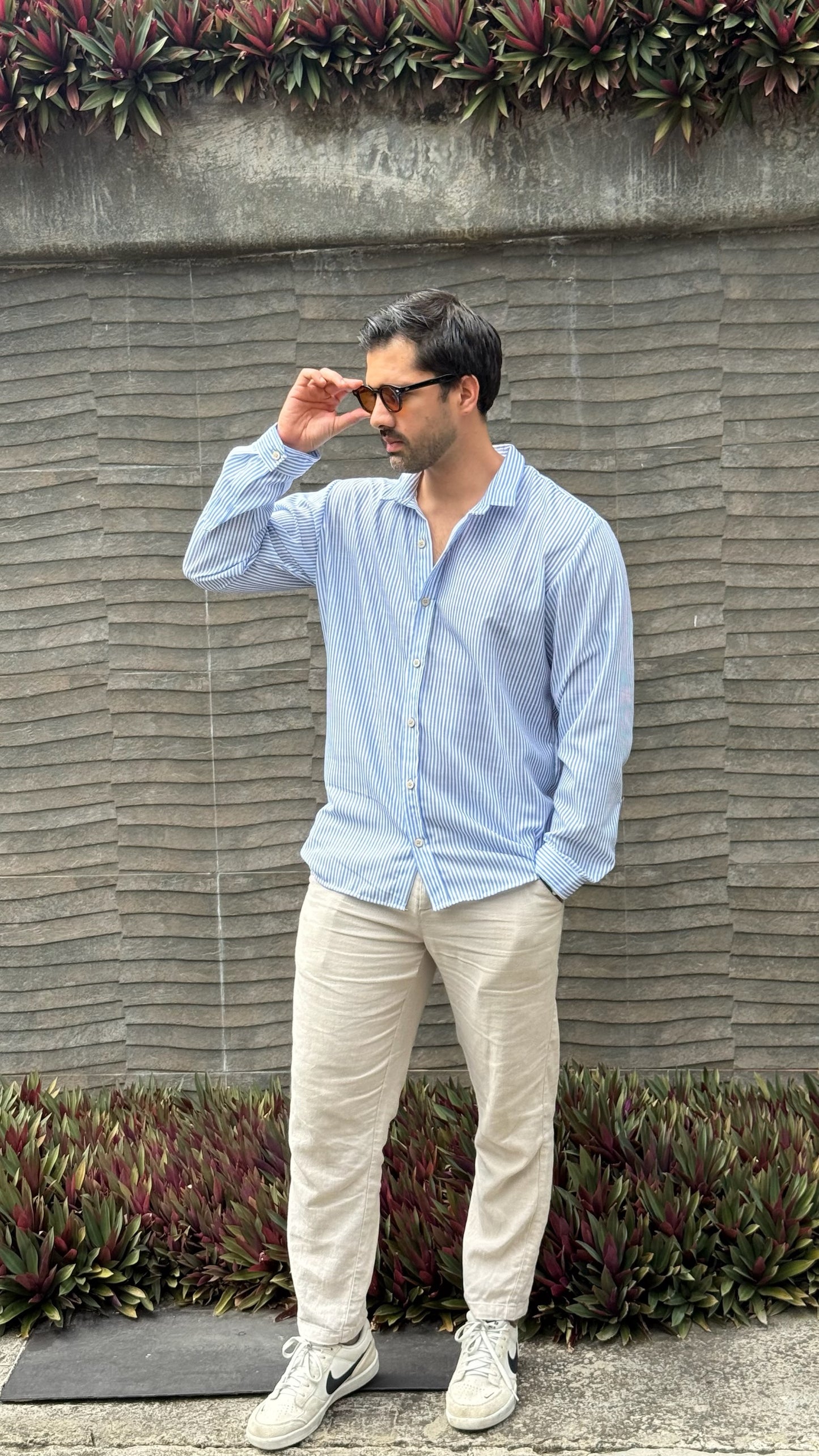 Hybrid Linen Shirt - Celeste y blanco