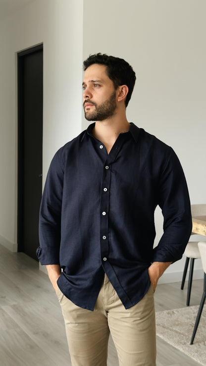 Camisa de lino triblend manga larga color azul navy 