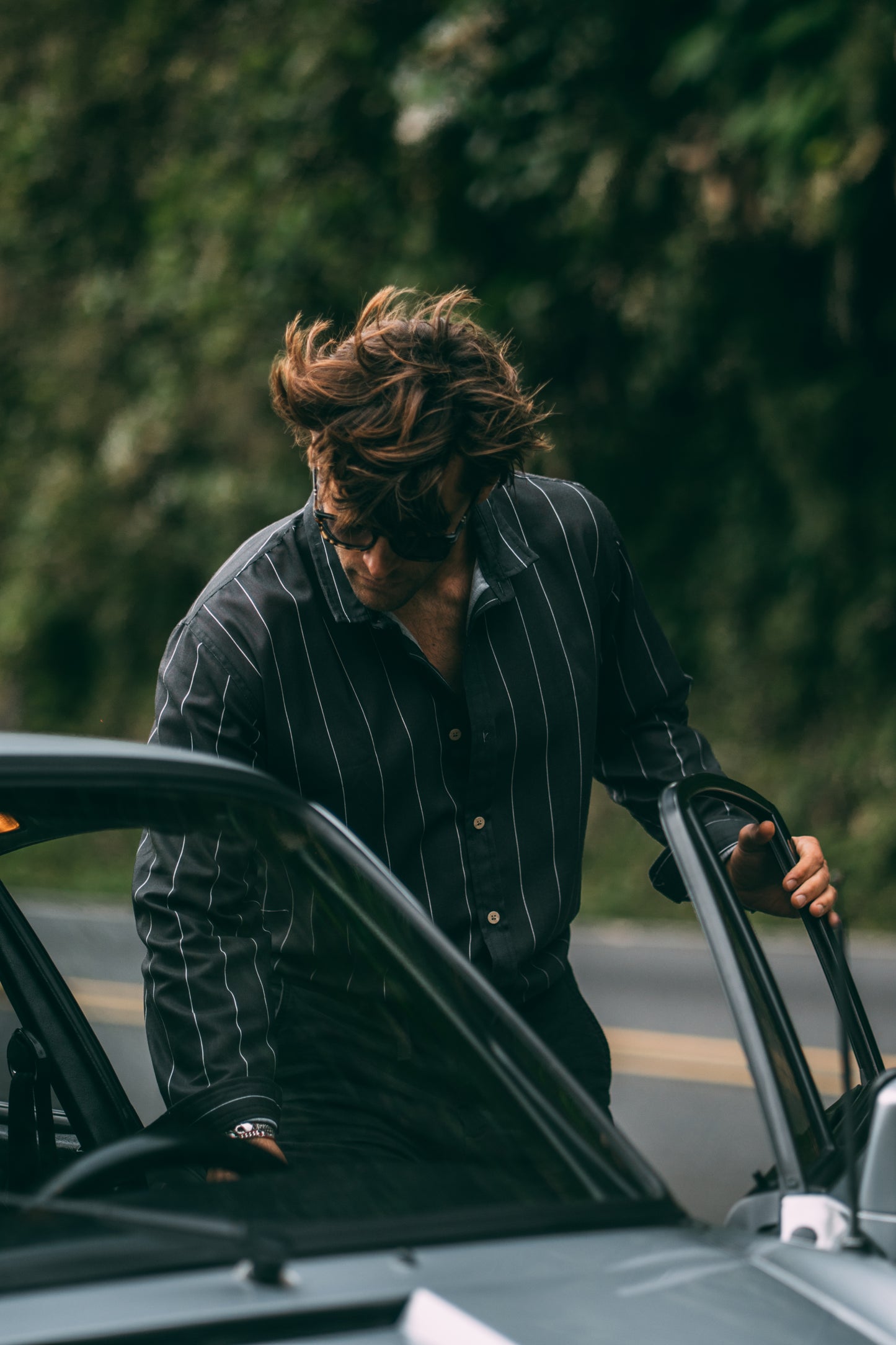 Hybrid Linen Shirt - Negro con rayas blancas