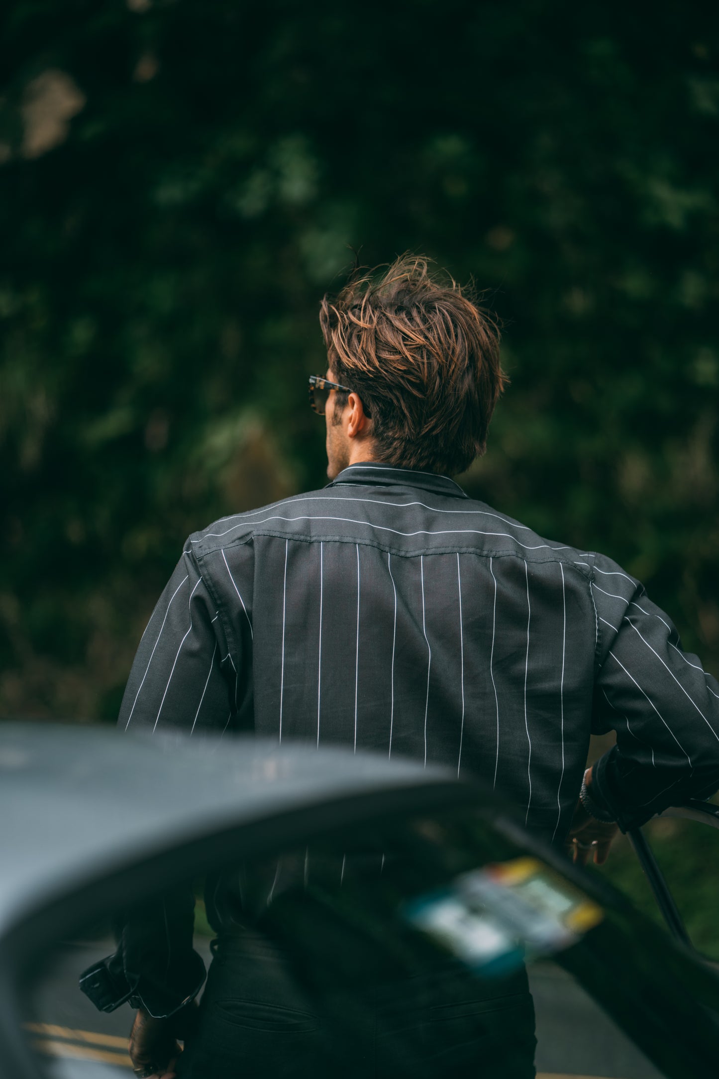 Hybrid Linen Shirt - Negro con rayas blancas