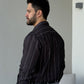 Hybrid Linen Shirt - Negro con rayas blancas