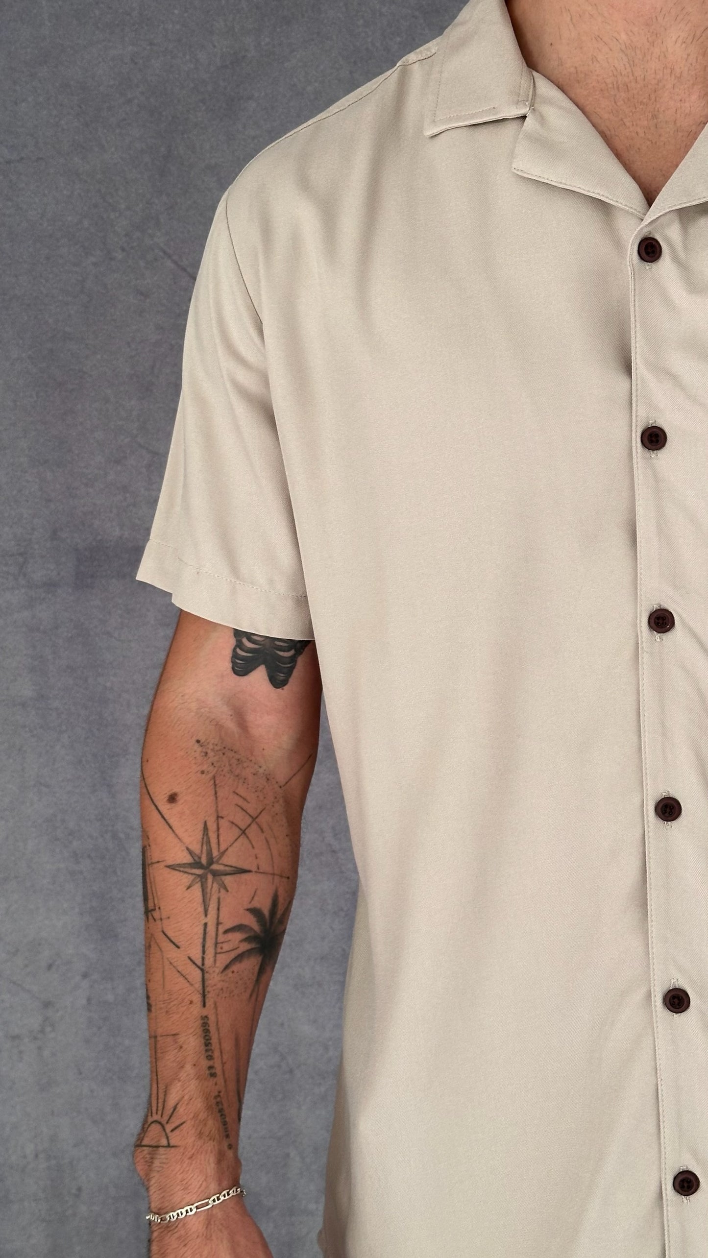 The Sunday Shirt Beige